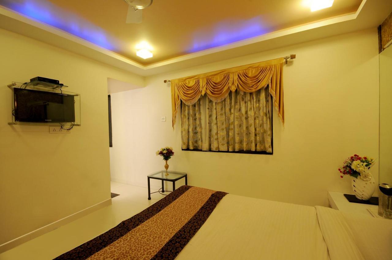 Hotel Vyankatesh & Pure Veg Restaurant Mahābaleshwar Exteriör bild