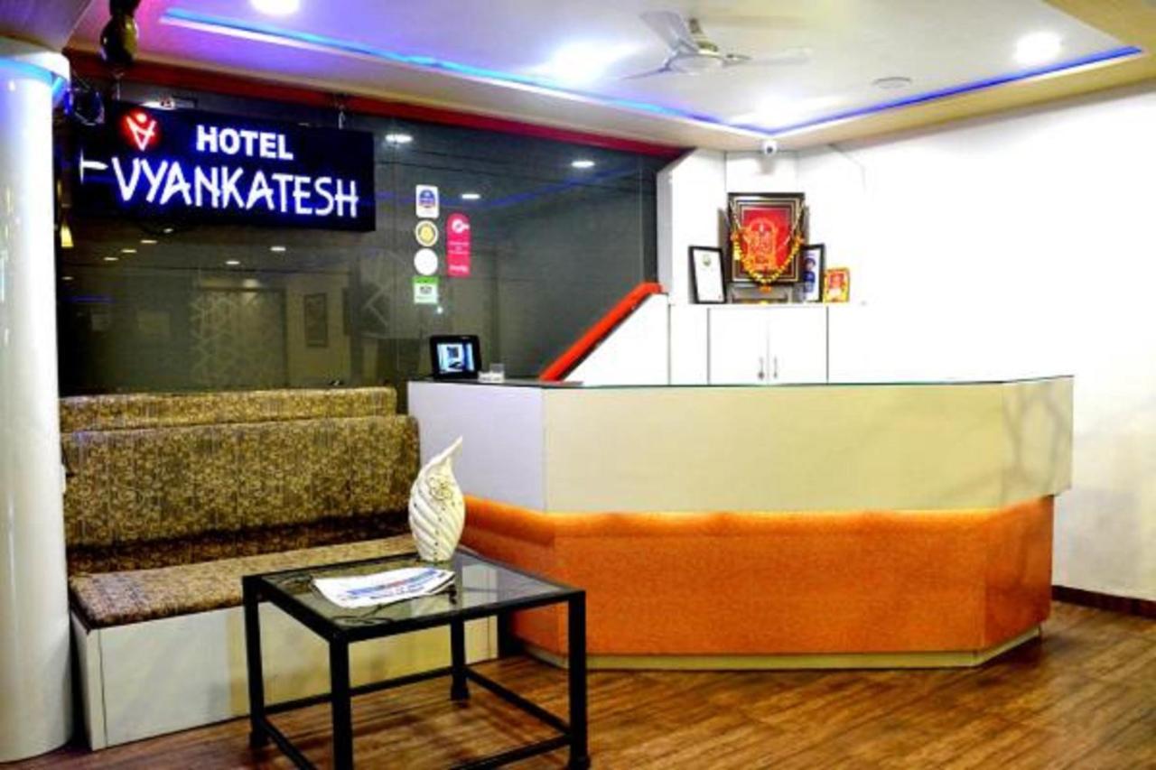 Hotel Vyankatesh & Pure Veg Restaurant Mahābaleshwar Exteriör bild
