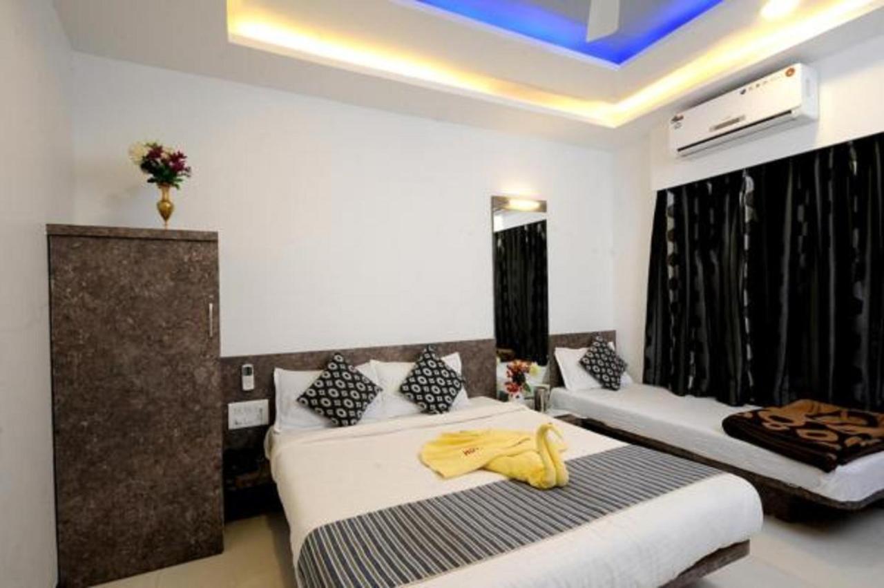 Hotel Vyankatesh & Pure Veg Restaurant Mahābaleshwar Exteriör bild
