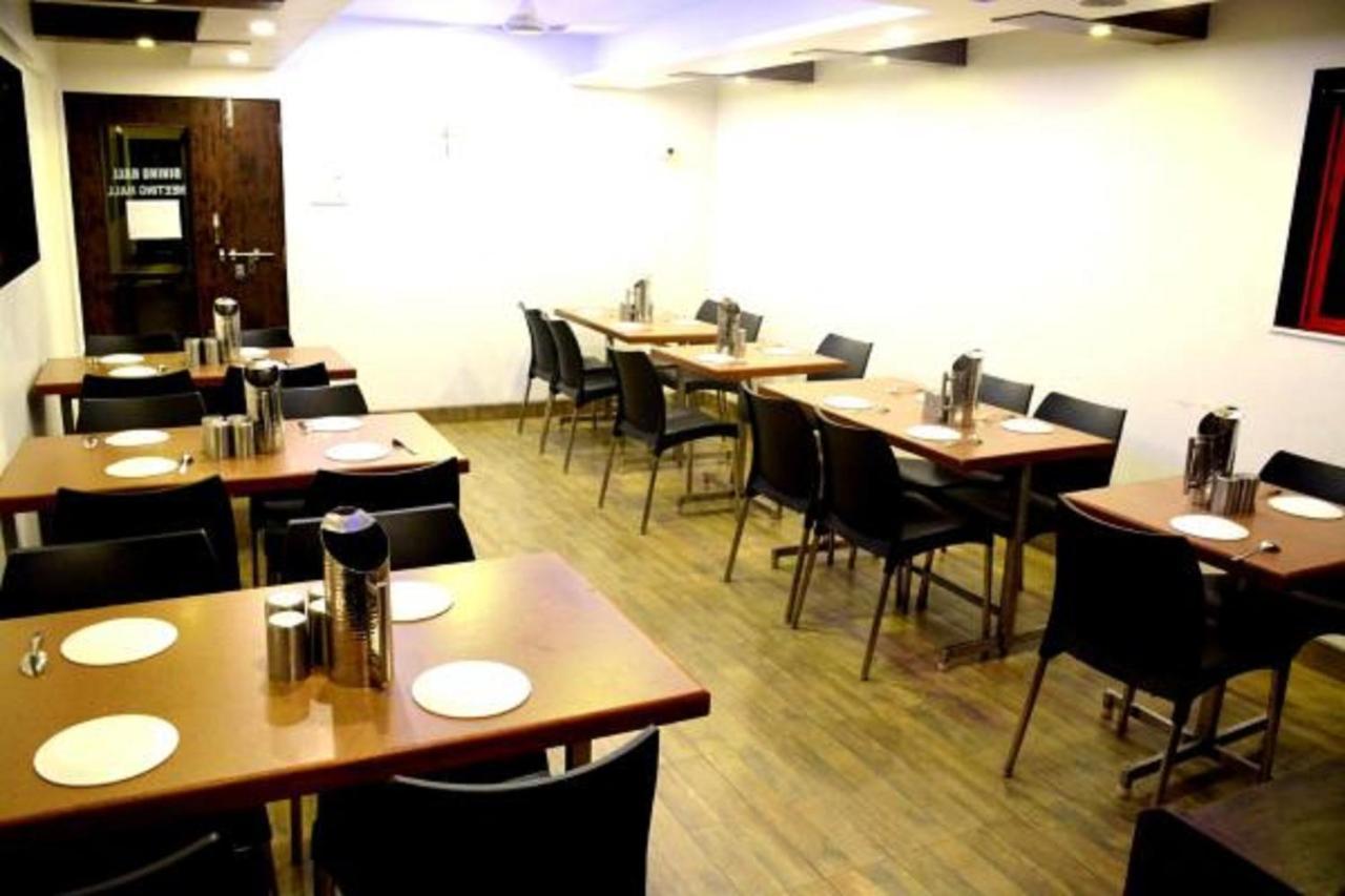 Hotel Vyankatesh & Pure Veg Restaurant Mahābaleshwar Exteriör bild