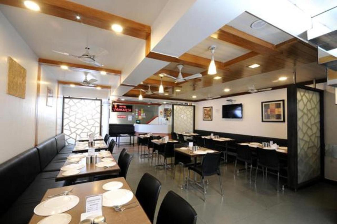 Hotel Vyankatesh & Pure Veg Restaurant Mahābaleshwar Exteriör bild